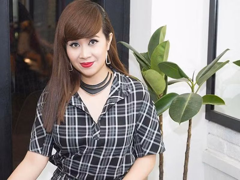 Cách đây 2 tháng, Lưu Thiên Hương cũng bị dư luận ném đá. Cụ thể, trong khi nhiều người bức xúc trước sự tắc trách của nhà trường trong vụ bé 6 tuổi bị bỏ quên trên xe đưa đón dẫn đến tử vong thì Lưu Thiên Hương lại đăng tải dòng trạng thái trách móc bố mẹ bé.
