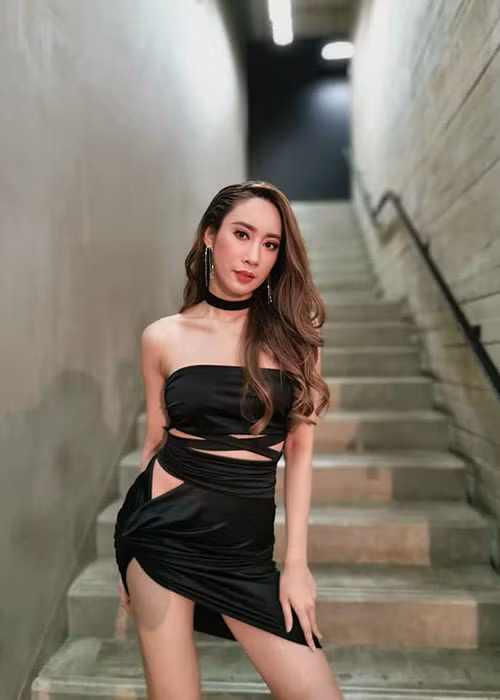 Giống Hoàng Hạnh, Nampetch cũng gây tranh cãi khi tham gia Hoa hậu Trái đất vì những lùm xùm trước đó.