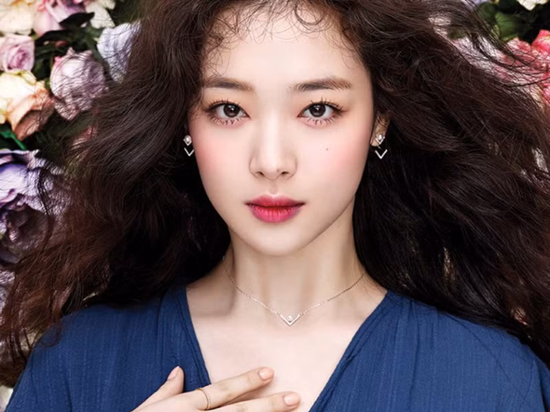 Sao Viet - Han tiec thuong Sulli qua doi do tu tu