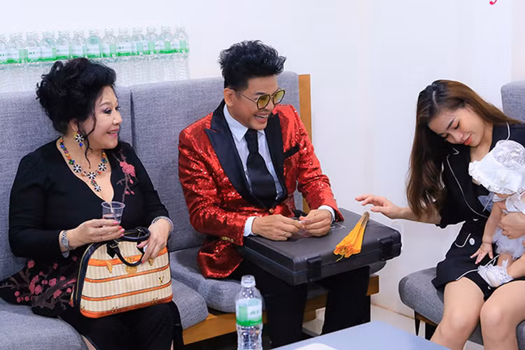 Giữa ồn ào của Thanh Bạch và nghệ sĩ Xuân Hương, bà Thúy Nga giữ im lặng. Ảnh: Yeah1