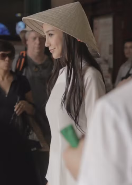 Diễn viên, người mẫu Trung Quốc Angelababy trông không khác thiếu nữ Việt. Ảnh: Khám Phá