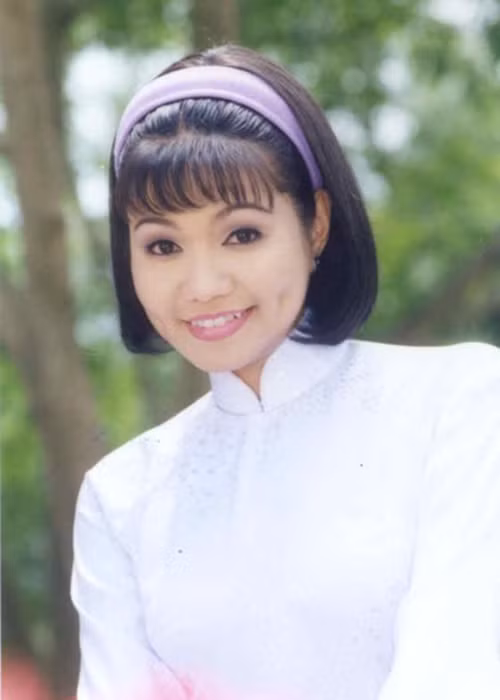 Nhan sắc của Ngọc Huyền thời trẻ đốn tim những người yêu thích cải lương.