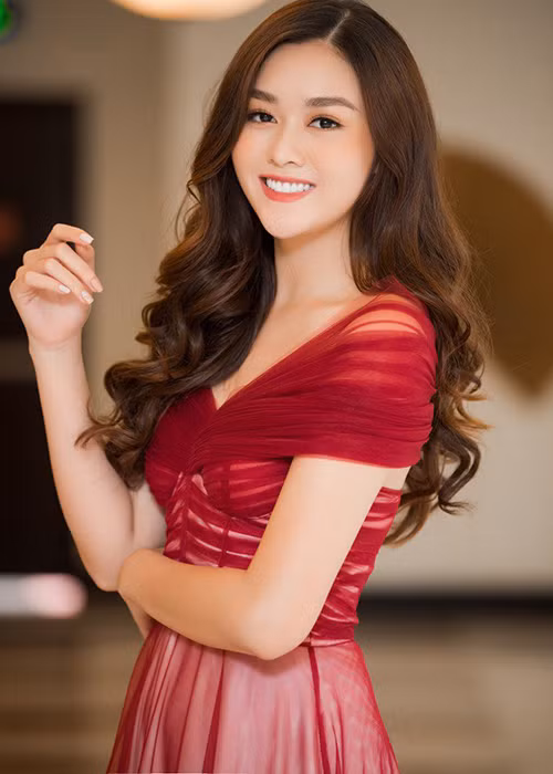 Mới đây, Tường San vừa thực hiện clip giới thiệu bản thân trước ngày sang Nhật Bản tham gia cuộc thi.