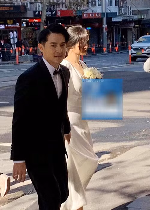 Tháng 8/2019, Đông Nhi và Ông Cao Thắng chụp ảnh cưới tại Sydney (Australia).