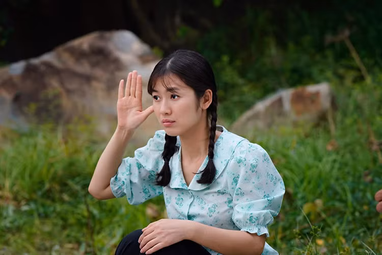 Trong "Tiếng sét trong mưa", Oanh Kiều đóng vai Phượng - cô con gái xinh đẹp, hiền lành của Thị Bình.
