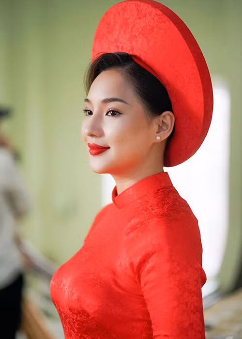 Truoc khi tai gia, vo co nguoi mau Duy Nhan song ra sao?