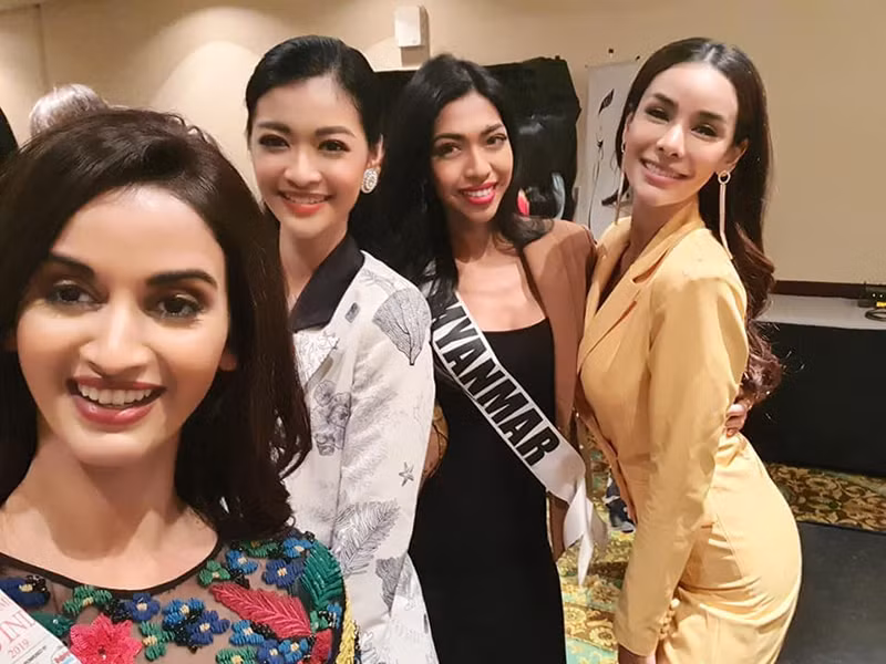 Người hâm mộ hy vọng đại diện Việt Nam chú ý hơn về trang phục.