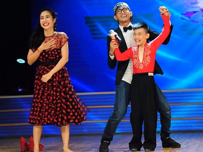 Ốc Thanh Vân còn làm giám khảo trong nhiều gameshow như “Tiếu lâm tứ trụ nhí”, “Tuyệt đỉnh song ca nhí”, “Bước nhảy hoàn vũ nhí”, “Diễn viên bá đạo”...Ảnh: VTV
