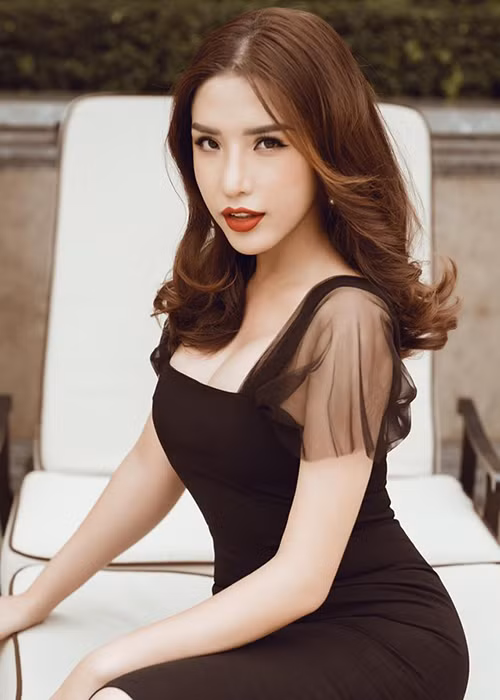 Trước người mẫu Thái Hà, không ít sao Việt gặp rắc rối về tiền bạc. Tháng 1/2019, Thùy Trang - chị gái của Hoa hậu Đại dương Đặng Thu Thảo tố Á hậu Khánh Phương quỵt nợ 250 triệu đồng.