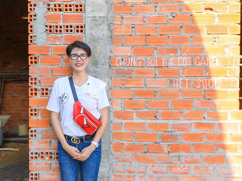 Trong 5 năm rời showbiz, Trang Trần tích cực làm từ thiện. Tuy nhiên, cô mất điểm vì scandal chửi nghệ sĩ Xuân Hương vào năm 2017.