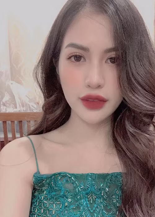 Trong khi Quỳnh Nga chưa sinh con thì Trần Hương hiện là bà mẹ bỉm sữa một con.