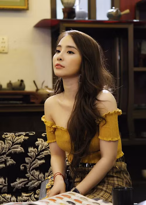 Có thể nói, nhan sắc lẫn sự nghiệp của Quỳnh Nga ngày càng lên hương.