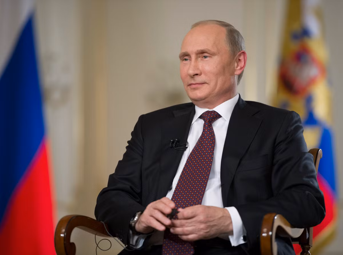 Nguyên do là vì một số người cho rằng "Vladimir" trong lời sấm truyền của bà Vanga có thể là chỉ nhà lãnh đạo vĩ đại của nước Nga - ông Vladimir Putin hay Công tước Vladimir Svjatoslavovich.