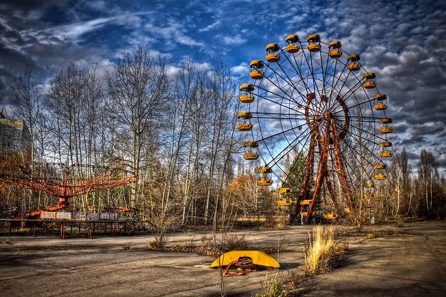 Thành phố "ma" Pripyat nổi tiếng của Ukraine u ám, tĩnh mịch đến rợn người.