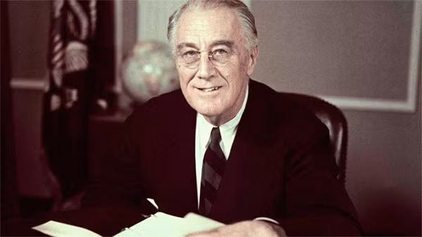 Với tầm nhìn xa trông rộng và trí tuệ hơn người, Tổng thống Roosevelt tái đắc cử thêm 3 nhiệm kỳ nữa. Dưới sự lãnh đạo của ông, kinh tế Mỹ được cải thiện nhanh chóng và có những bước phát triển lớn.