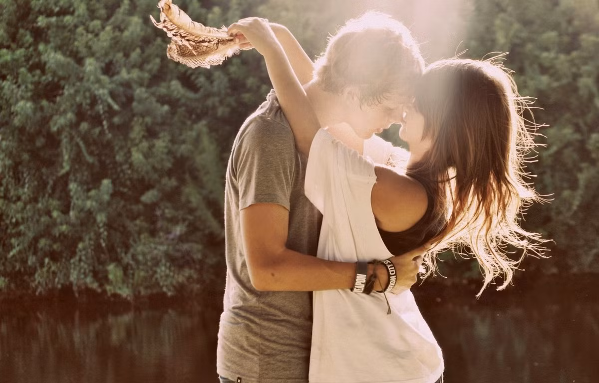 Sư Tử là những người xinh đẹp, quyến rũ và được mọi người yêu mến dù đã có người thương hay chưa.