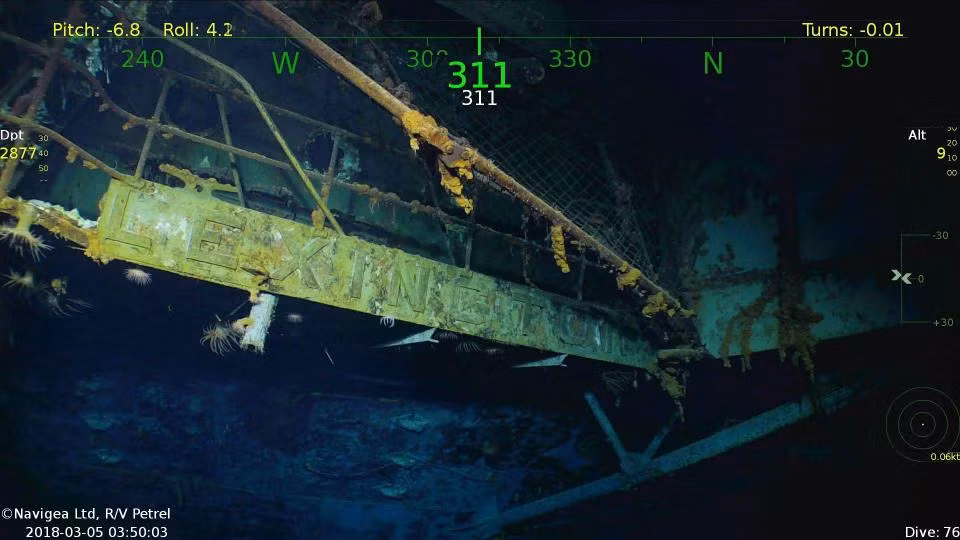 Trong 76 năm qua, xác tàu chiến USS Lexington nằm ở độ sâu khoảng 3 km ở biển San hô, cách bờ biển phía đông Australia khoảng 800 km.