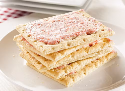 Bánh ngọt. Cùng với bánh ngọt, bánh xốp, bánh nướng cũng được khuyên không nên ăn nhiều khi bước sang tuổi 30. Nguyên nhân bởi chế độ ăn nhiều đường khiến bạn đối diện với các vấn đề sức khỏe như béo phì, tim mạch.