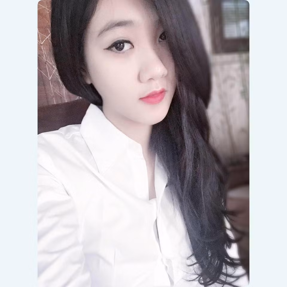 Khi gặp sóng gió trong hôn nhân, Lan Phương ôm con về nhà ngoại nhưng gia đình cô gặp biến cố lớn về kinh tế, trong tình cảnh khốn khó, bà mẹ 9X đã dũng cảm để con ở nhà với ông bà để lên Hà Nội lập nghiệp.
