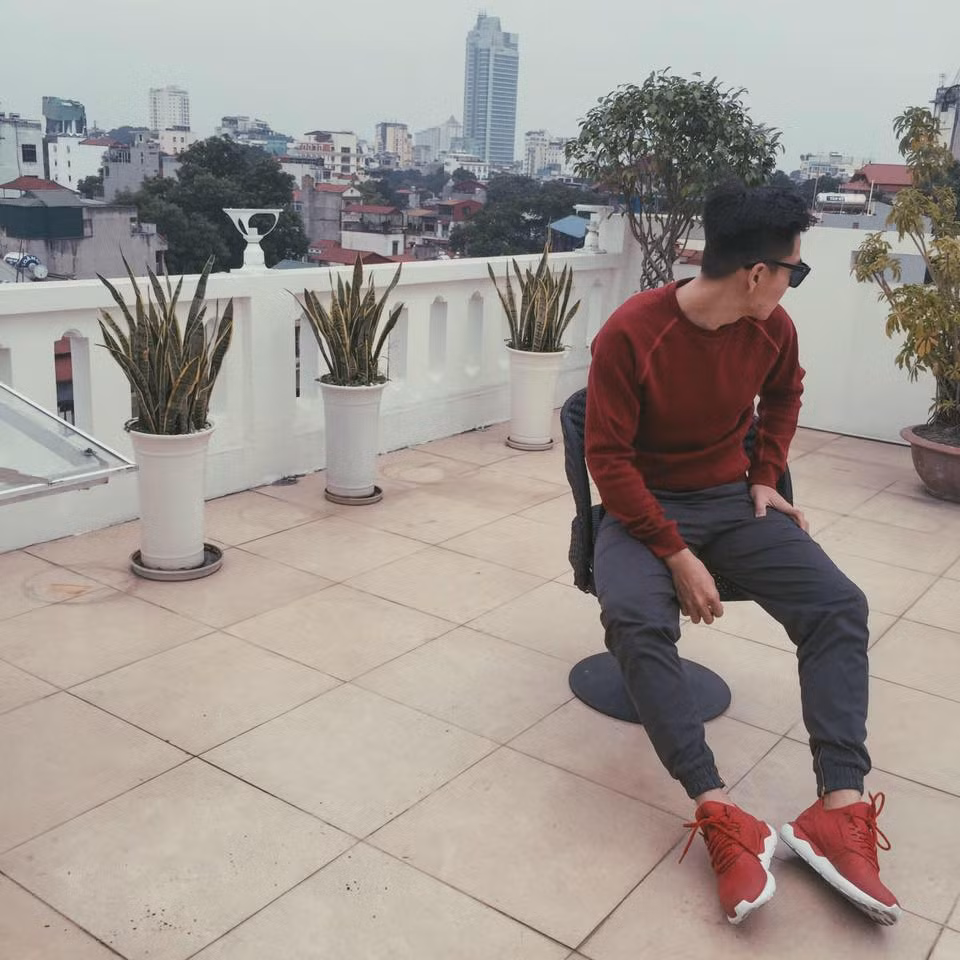 Và có lẽ chính từ sở thích sưu tập giày đã giúp họ có thêm những niềm vui mới sau thời gian học tập và làm việc căng thẳng.