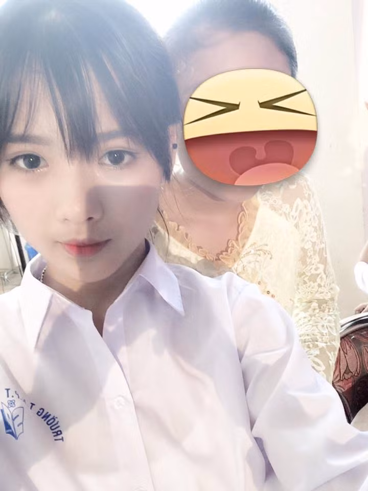 Một khoảnh khắc đời thường rất đáng yêu của cô nữ sinh Thái Nguyên xinh đẹp. Ảnh trong bài: Facebook nhân vật.