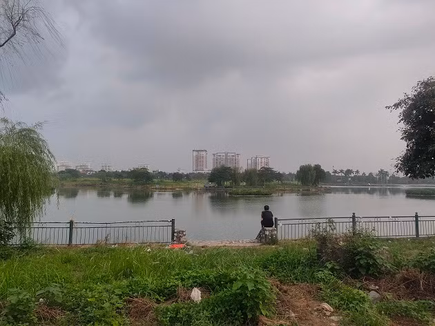 Tổng vốn đầu tư dự kiến của dự án cải tạo, nâng cấp công viên Việt Hưng khoảng 74,5 tỷ đồng. Tuy nhiên, đến nay dự án công viên này vẫn “án binh bất động”. 