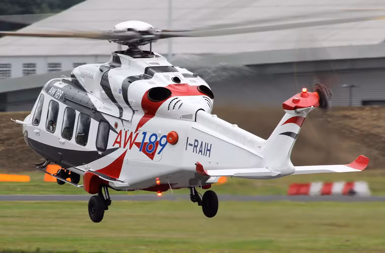 Trực thăng đa năng AW-189 có chiều dài 17,6m, cao 5,06m, trọng lượng có ích 8,3 tấn.