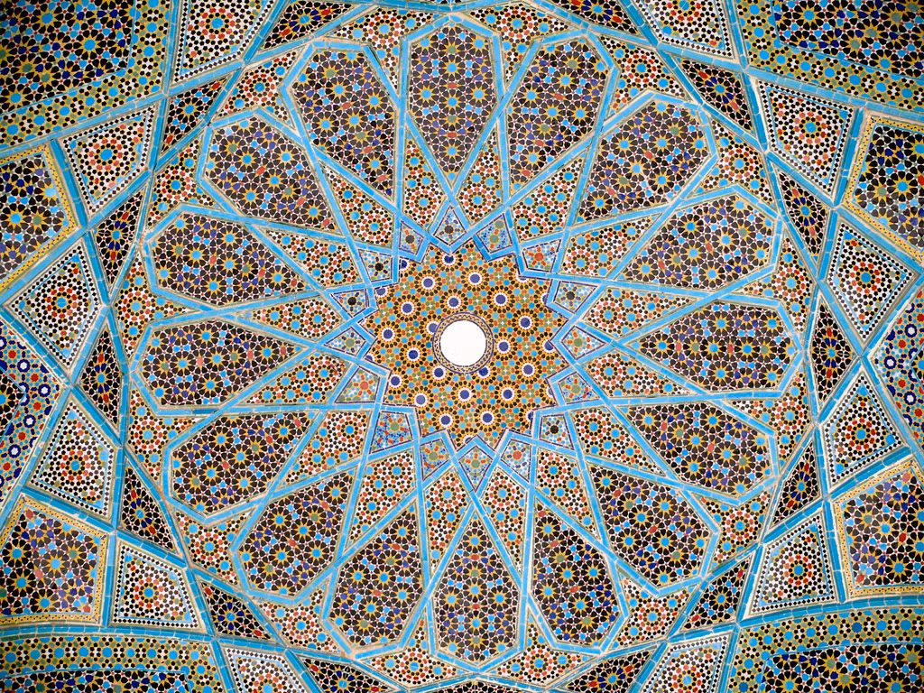 Một vòm trần ấn tượng khác trong thành phố cổ Yazd.