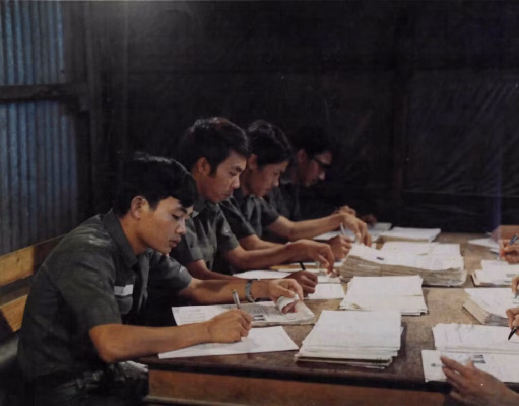 Khu lưu trữ hồ sơ tù binh chiến tranh ở trại.