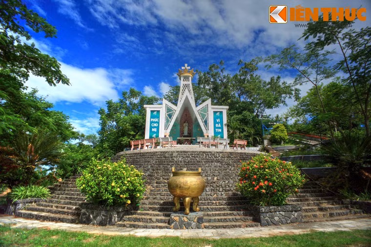 Tham nha tho noi tieng vi 