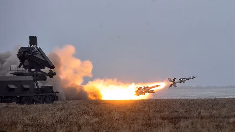 Biến thể hiện đại hóa tên lửa Pechora-2D là bản nâng cấp khá toàn diện do công ty Aerotechnica của Ukraine phát triển, nó được đánh giá có tính năng kỹ chiến thuật tương đương sản phẩm của Nga hay Belarus.