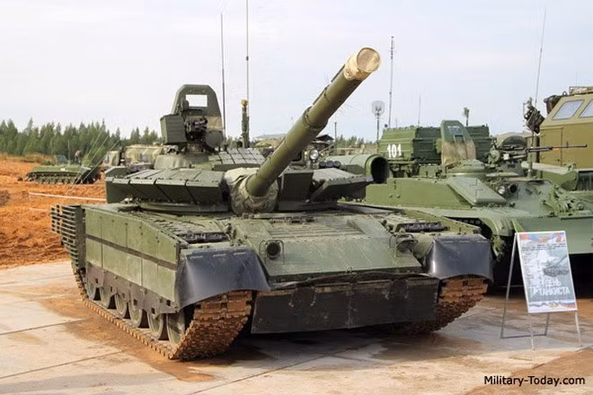Mặc dù vậy, khi chuyển động T-80BV lại tỏ ra êm và ít tiếng ồn hơn nhiều so với những chiến xa lắp động cơ diesel tăng áp khác.