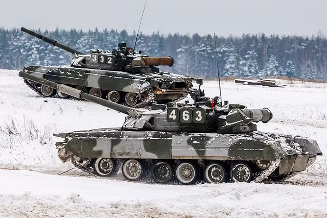 Động cơ GTD của T-80BV tương tự như loại lắp trên trực thăng, khác với những động cơ đốt trong khác, toàn bộ quá trình đốt diễn ra trong một dòng di chuyển của khí.