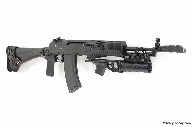 Súng trường AN-94 mang trong mình nhiều thiết kế công nghệ mới, điều này khiến việc phân loại nguyên tắc hoạt động của súng trở nên rối rắm.