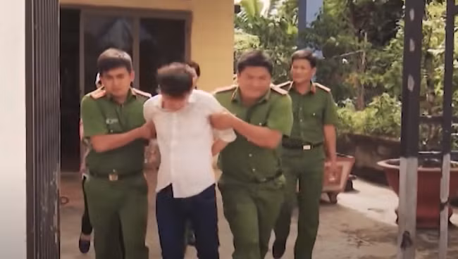 Bằng các biện pháp nghiệp vụ, chiều 17/4/2016, một tổ công tác thuộc phòng Cảnh sát Hình sự Công an Long An phối hợp cùng Cảnh sát Hình sự Công an Vĩnh Long bắt khẩn cấp Nguyễn Văn Thanh khi hắn đang ẩn trú trong 1 phòng trọ. Lúc đầu nghi phạm tỏ vẻ mình vô can. Tuy nhiên, khi Công an đưa ra những bằng chứng hành trình, anh ta hết đường chối tội. Thanh đã khai nhận đầy đủ hành vi giết sát hại chị Bích Hợp.