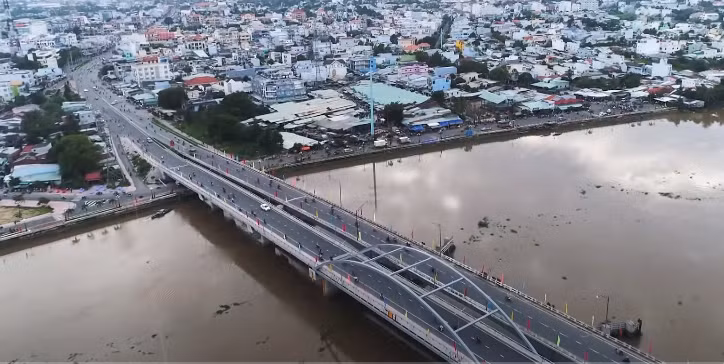 Vụ án xảy ra tại địa bàn có nhiều khu cụm công nghiệp đã gây hoang mang trong dư luận quần chúng nhân dân, nhất là nữ công nhân trẻ gây ảnh hưởng xấu đến tình hình an ninh trật tự tại địa phương. Vì vậy lực lượng Công an đặt trách nhiệm là phải nhanh chóng làm rõ vụ án, xử lí đối tượng, trấn an dư luận. Chỉ đạo tập trung lực lượng sớm tìm ra kẻ sát nhân, lấy lại công bằng cho cô gái.
