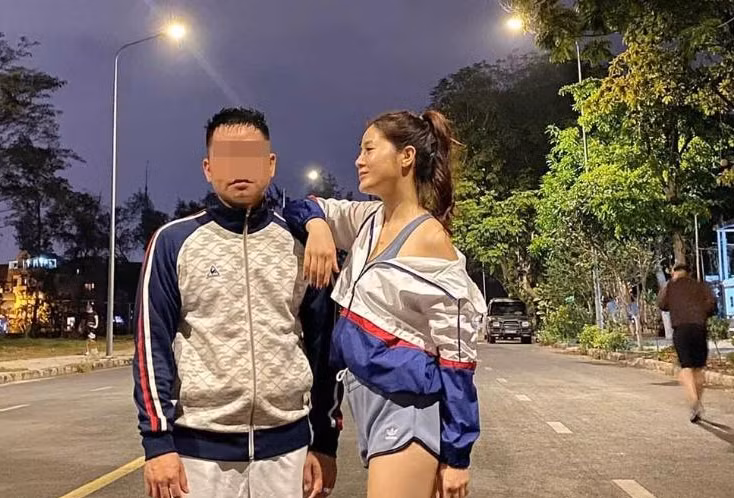 Các nạn nhân còn cho hay, bà Nghệ lập nhóm chát trên mạng xã hội để cập nhật các giấy tờ liên quan đến thủ tục lập ngân hàng, nhằm tạo lòng tin cho những người góp tiền. Đến nay họ biết chắc rằng các giấy tờ đó là giả mạo. Đáng nói, phần tiền của các nạn nhân đã đưa cho bà Nghệ, bản thân của họ thì ít, phần lớn vay mượn khắp nơi. Cũng vì hám lợi mà nhiều người sập bẫy, điêu đứng và có người phải trốn nợ.