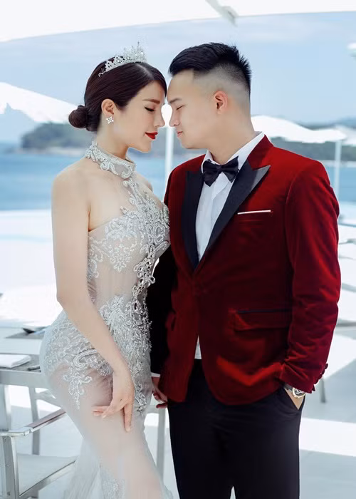 Chiều ngày 2/12/2022, TAND quận 1 (TP.HCM) mở phiên tòa xét xử án ly hôn của Diệp Lâm Anh và Đức Phạm sau 3 lần hòa giải về việc phân chia tài sản, quyền nuôi con nhưng không thành công. Kết quả cuối cùng, Diệp Lâm Anh nuôi con gái, Đức Phạm nuôi con trai. Vì muốn nuôi cả hai con, Diệp Lâm Anh sẽ làm đơn kháng cáo.