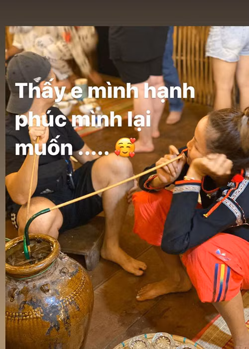 H'hen Niê nhiều lần đưa người yêu về nhà bố mẹ chơi và ra mắt hội bạn thân của cô.