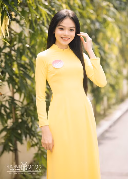 Thanh Thủy thuộc nhóm thí sinh mạnh bởi cô sở hữu nhan sắc xinh đẹp cùng học vấn tốt.