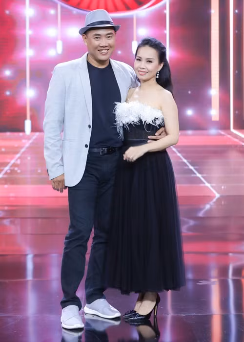 Thực tế, không ít lần nhạc sĩ Minh Vy tỏ ra yêu thương, chiều chuộng Cẩm Ly. Ảnh: Người đưa tin