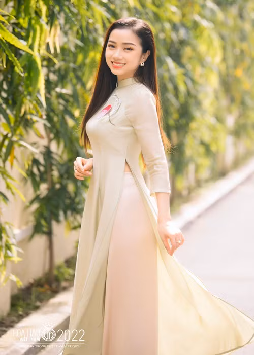 Ngọc Mai từng giành học bổng trao đổi văn hóa năm thứ ba của trường Đại học Alicante Tây Ban Nha.