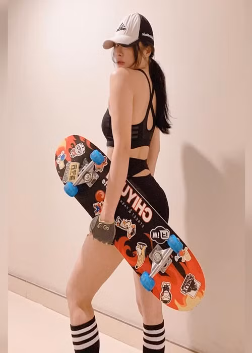 Bạn gái cũ của Lương Bằng Quang từng tâm sự, nhiều người có cái nhìn phiến diện về cô chỉ vì cô nổi loạn, gợi cảm. "Tôi không thể đi giải thích về bản thân với tất cả nhưng gợi cảm không có nghĩa là dễ dãi”, Yaya Trương Nhi trải lòng.