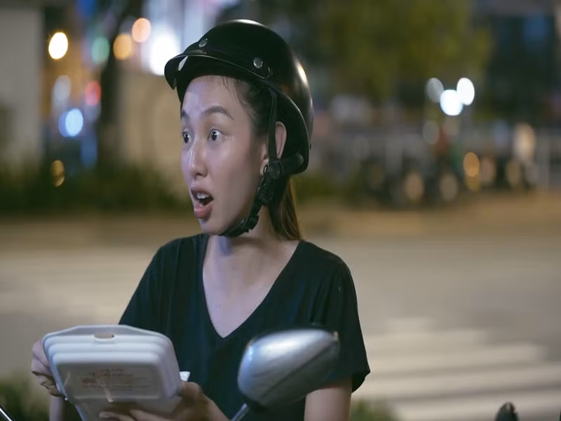 Khán giả không còn nhận ra đây là nàng hậu bởi vẻ mộc mạc, giản dị.