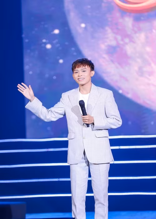 Ho Van Cuong lo dien hau tin don nham