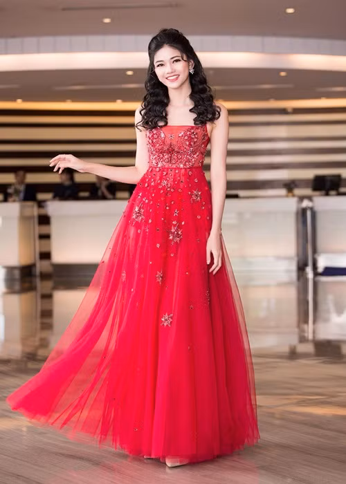 1m81 là chiều cao của Á hậu Ngô Thanh Thanh Tú.