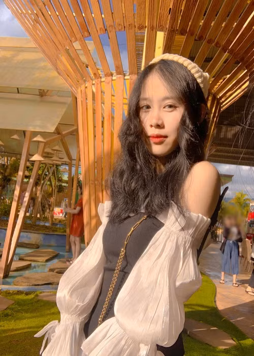 Nét đẹp trong trẻo của nàng á hậu cách đây ít năm.