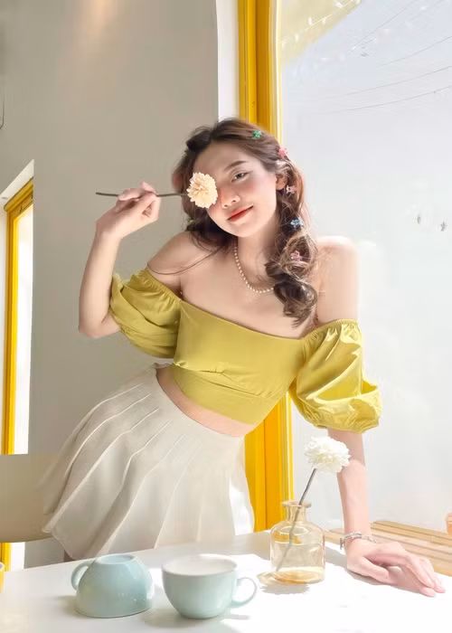 Người đẹp đến từ Đà Nẵng không diện váy áo hay phụ kiện đắt đỏ trước khi đăng quang.