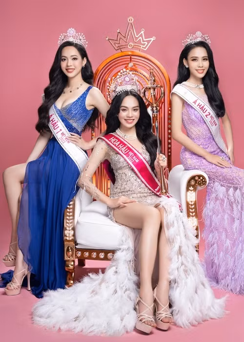 Đọ nhan sắc đời thường của tân HH Thanh Thủy và 2 á hậu Do nhan sac doi thuong cua tan HH Thanh Thuy va 2 a hau