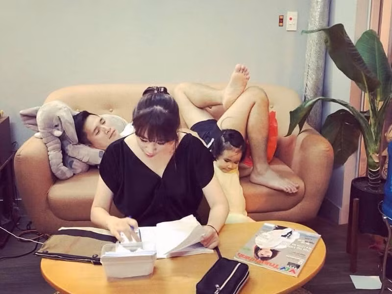 Ngoài công việc ở đài truyền hình, nửa kia của BTV Quốc Khánh còn kinh doanh ăn uống.